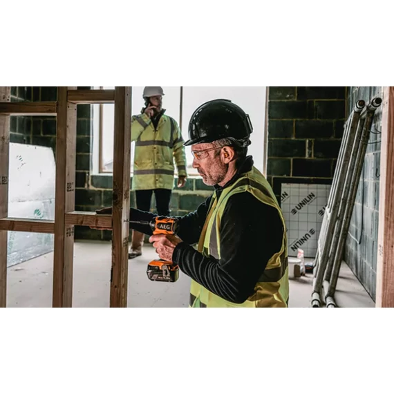 AEG BSS18OPSBL-0 18V akkus bitbefogású olajos(csendes) ütvecsavarozó akku és töltő nélkül 4935500310