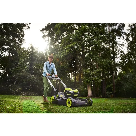 Ryobi MAX POWER RY36LMXSP53A-160 36V szénkefe nélküli 53 cm-es önjáró fűnyíró 6,0ah akkuval és töltővel 5133005802 