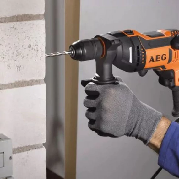 AEG SBE 705 RE ütvefúró kofferben