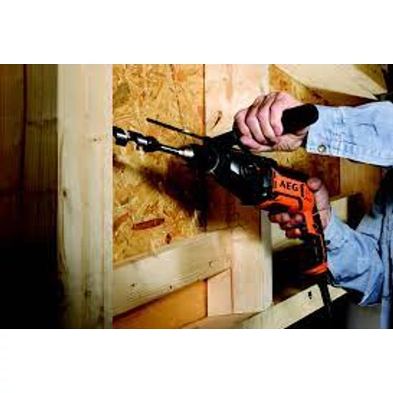 AEG SB2E-850 R 2 sebességes ütvefúró kofferben