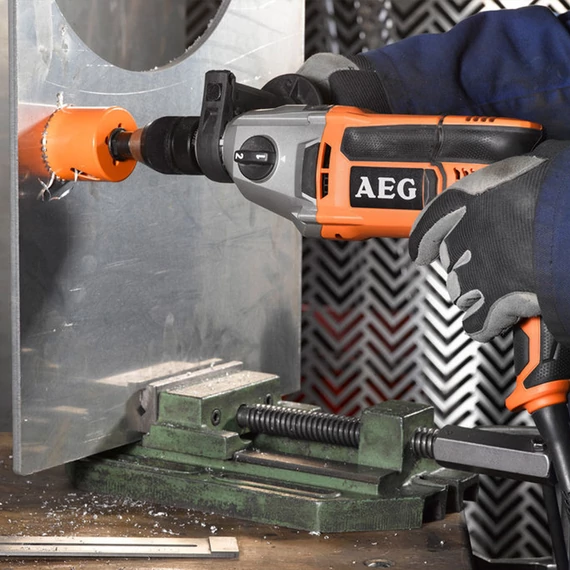 AEG SB2E-1100 RV 2 sebességes ütvefúró kofferben