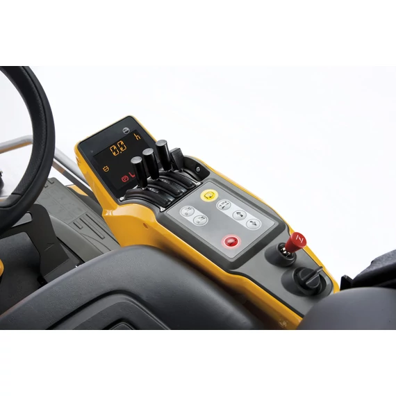 2F6430931/ST2 STIGA frontkaszás fűnyíró traktor PARK PRO 900 AWX 4WD (Vágóasztal nélkül)