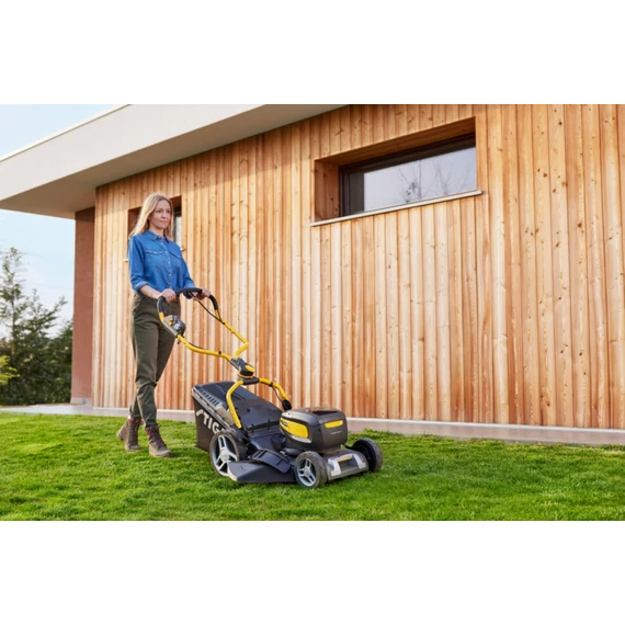 2L0537978/ST1 STIGA akkumulátoros fűnyíró COMBI 753e V Kit (akkumulátorral és töltővel)