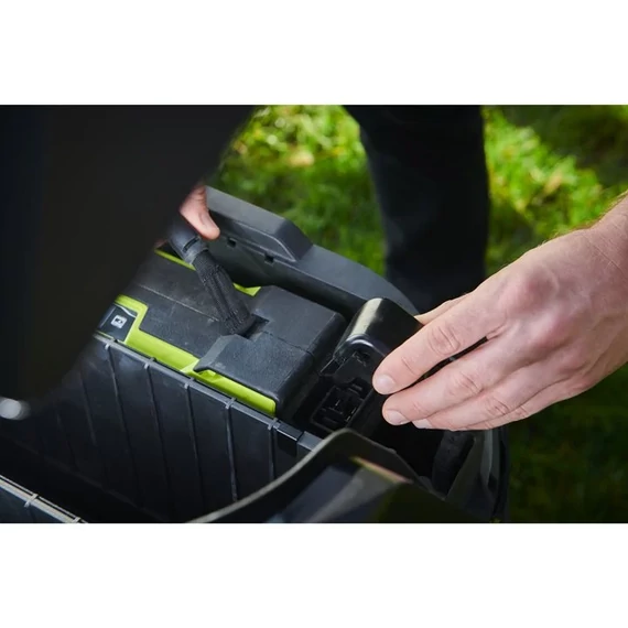 Ryobi RY72TMX117-310 72v 117cm akkumulátoros fűnyíró traktor akkumulátorokkal és töltővel 5133006303