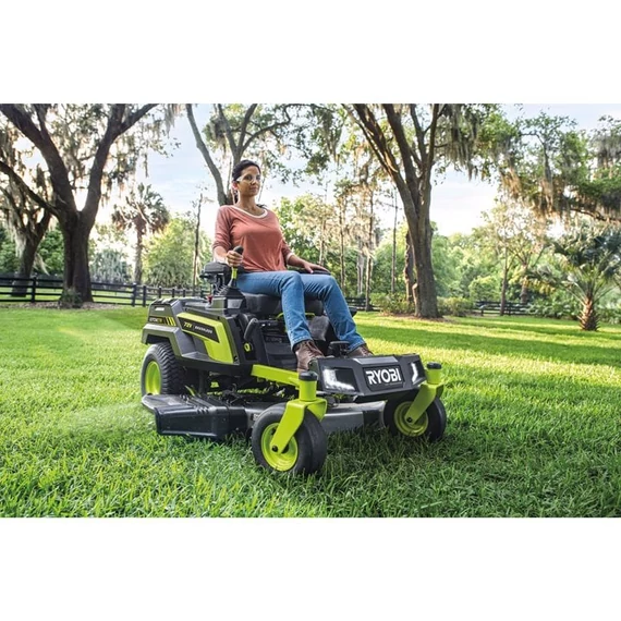 Ryobi RY72ZTRX107-210 72v 117cm ZERO TURN akkumulátoros fűnyíró traktor akkumulátorokkal és töltővel 5133005761 