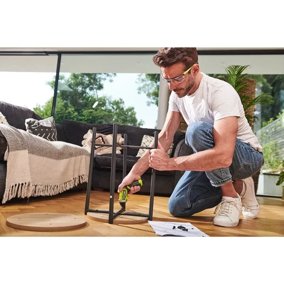 Ryobi USB LITHIUM RSD4-120T 4v akkumulátoros csavarbehajtó akkumulátorral és USB C kábellel